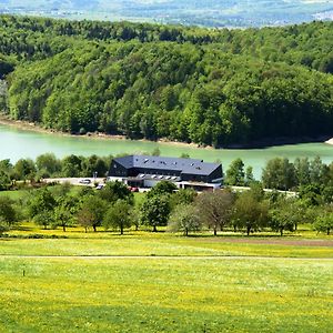 Stausee-Hotel